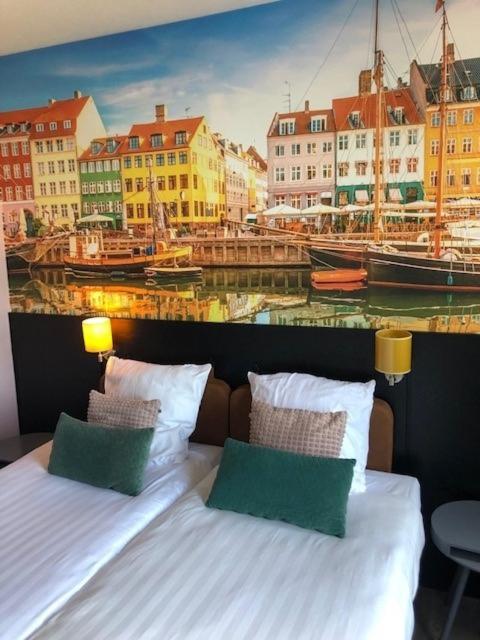 Boutique Hotel De Valk Valkenswaard Exterior photo