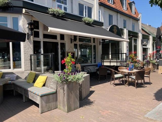 Boutique Hotel De Valk Valkenswaard Exterior photo