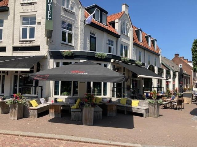 Boutique Hotel De Valk Valkenswaard Exterior photo